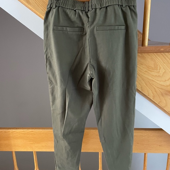 Jogger style pants - Picture 6 of 7